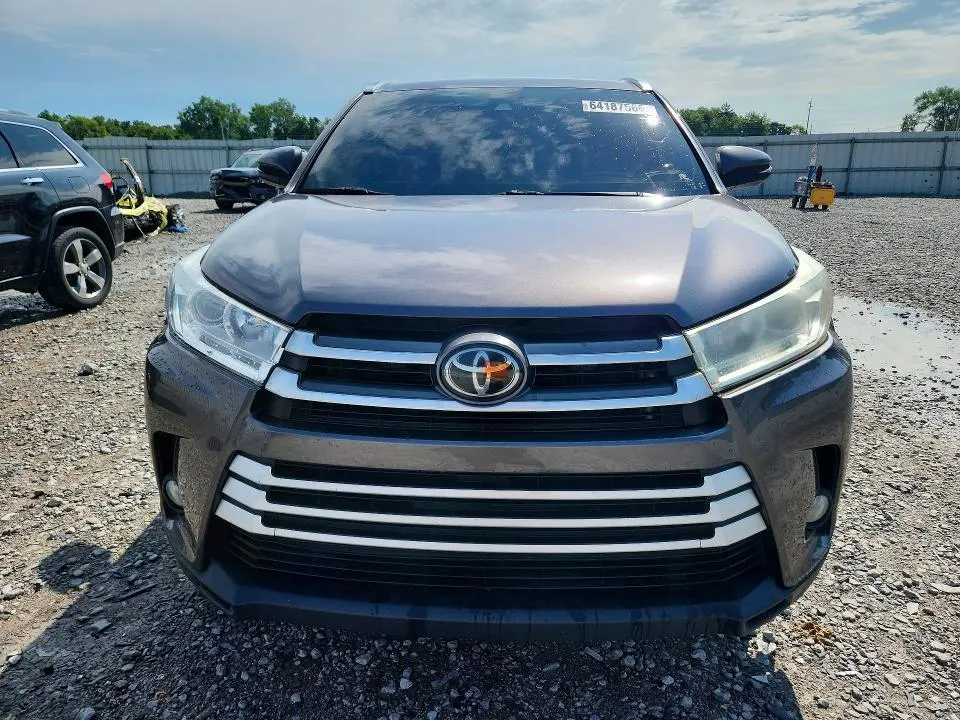 2019 TOYOTA HIGHLANDER XLE  