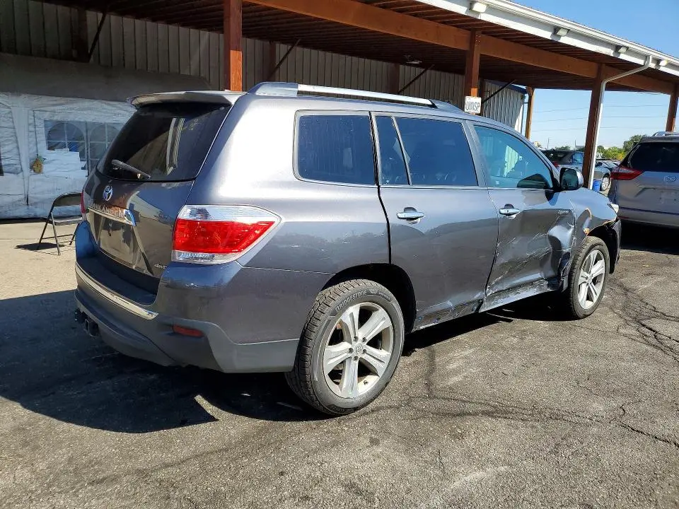 2013 TOYOTA HIGHLANDER LIMITED  