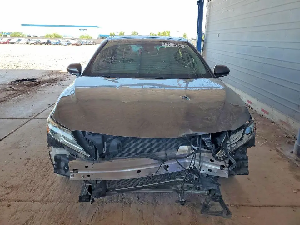 2021 TOYOTA CAMRY XLE  