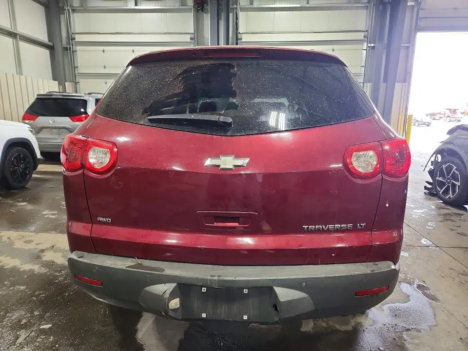 2011 CHEVROLET TRAVERSE LT  
