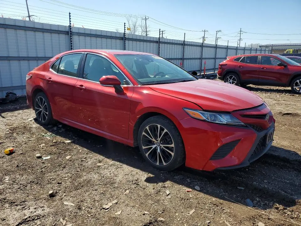 2019 TOYOTA CAMRY SE  