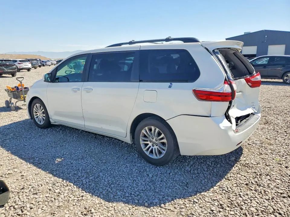 2017 TOYOTA SIENNA XLE 8-PASSENGER  