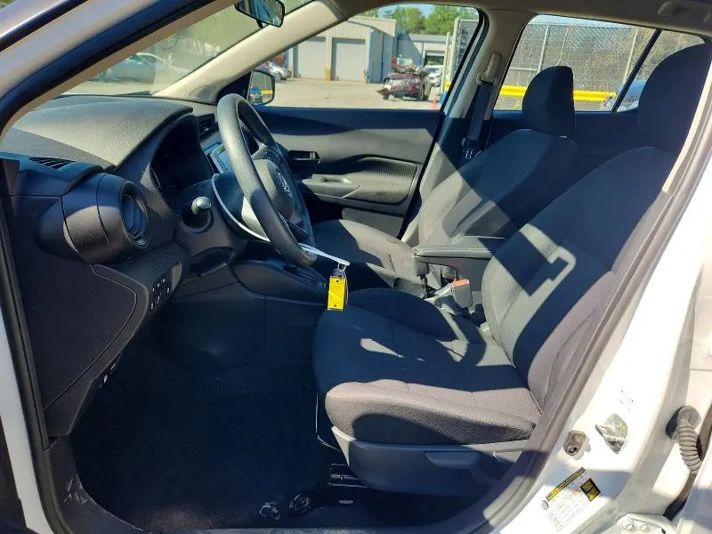 2023 NISSAN KICKS S  
