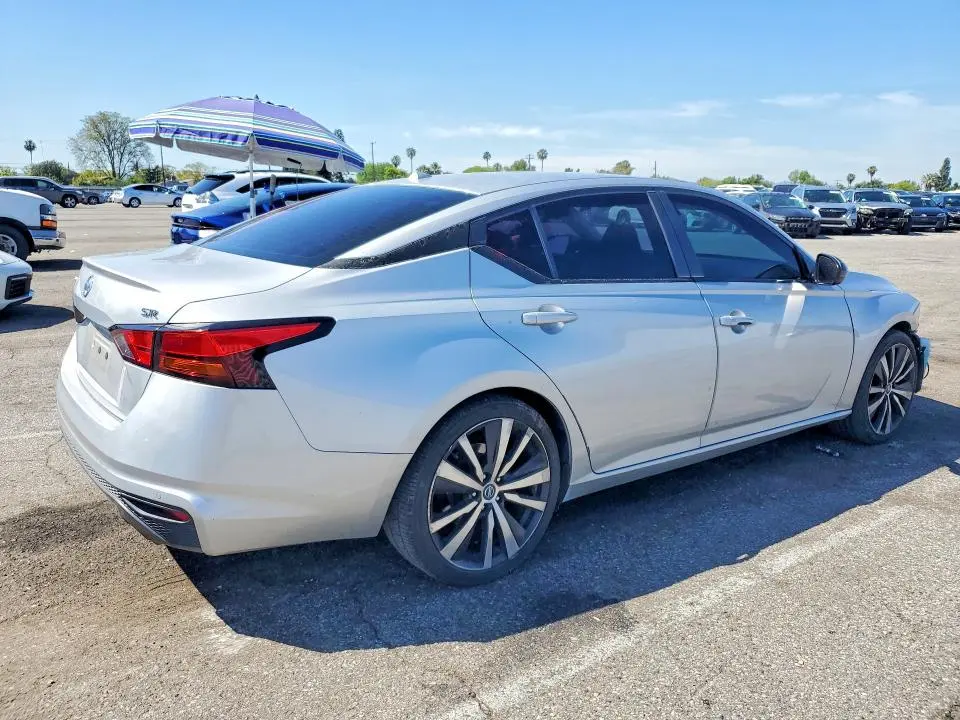 2020 NISSAN ALTIMA SR  