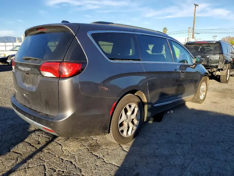 2017 CHRYSLER PACIFICA TOURING L  