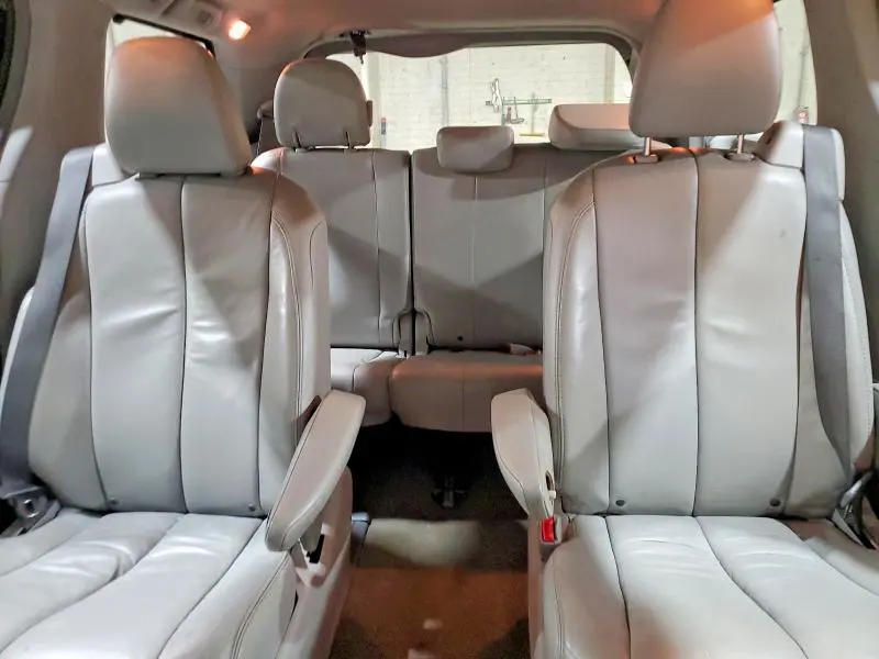 2013 TOYOTA SIENNA XLE 7-PASSENGER  