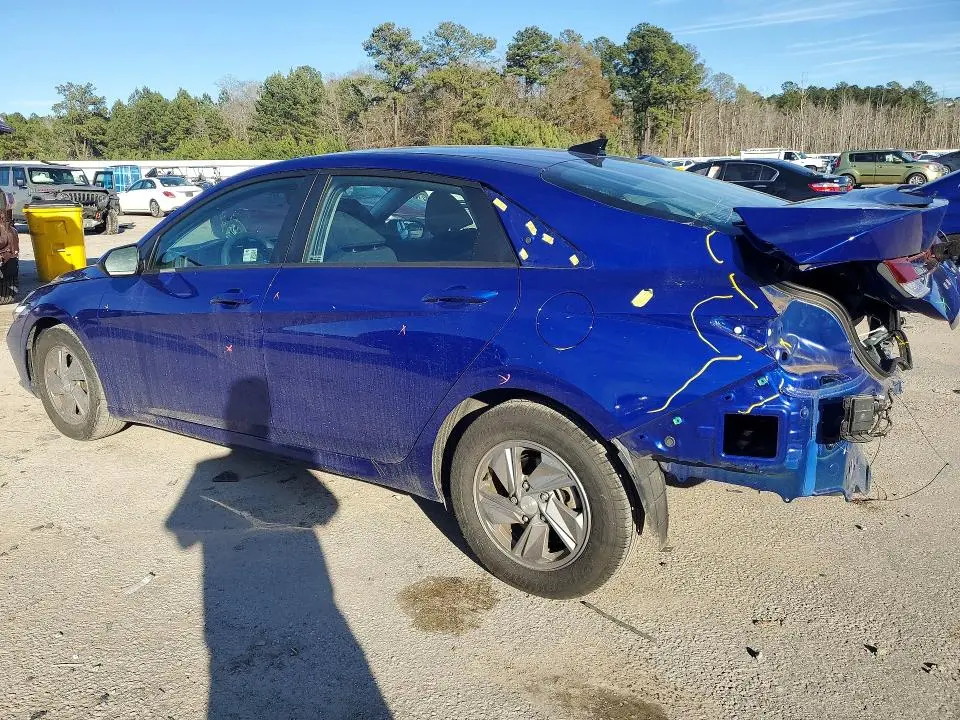 2024 HYUNDAI ELANTRA SE  