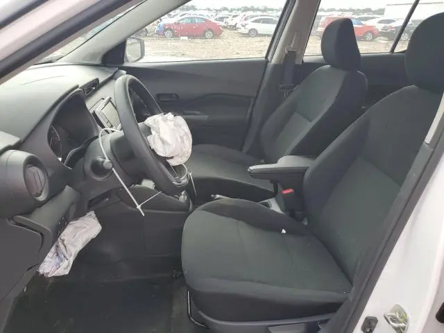 2024 NISSAN KICKS S  