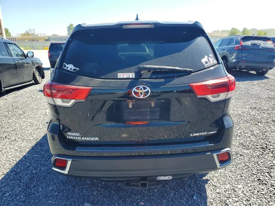 2017 TOYOTA HIGHLANDER LIMITED PLATINUM  