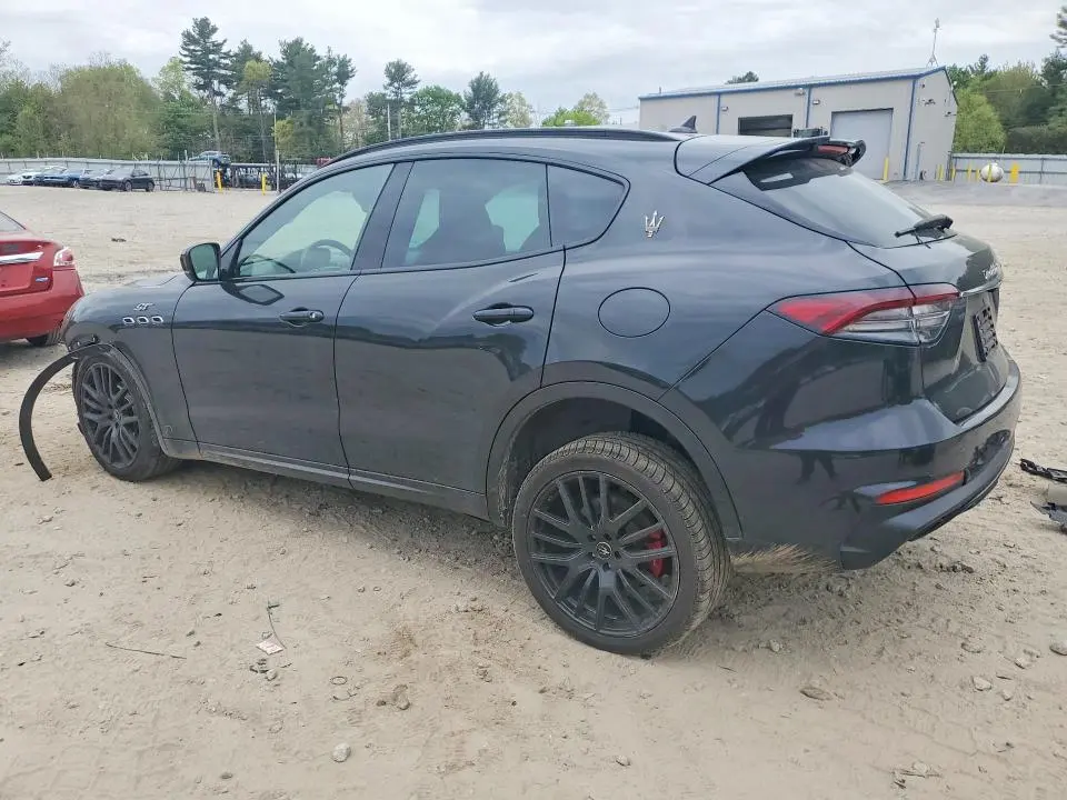 2022 MASERATI LEVANTE BASE  