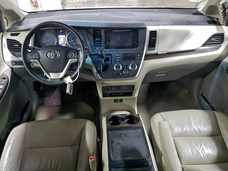 2015 TOYOTA SIENNA XLE  
