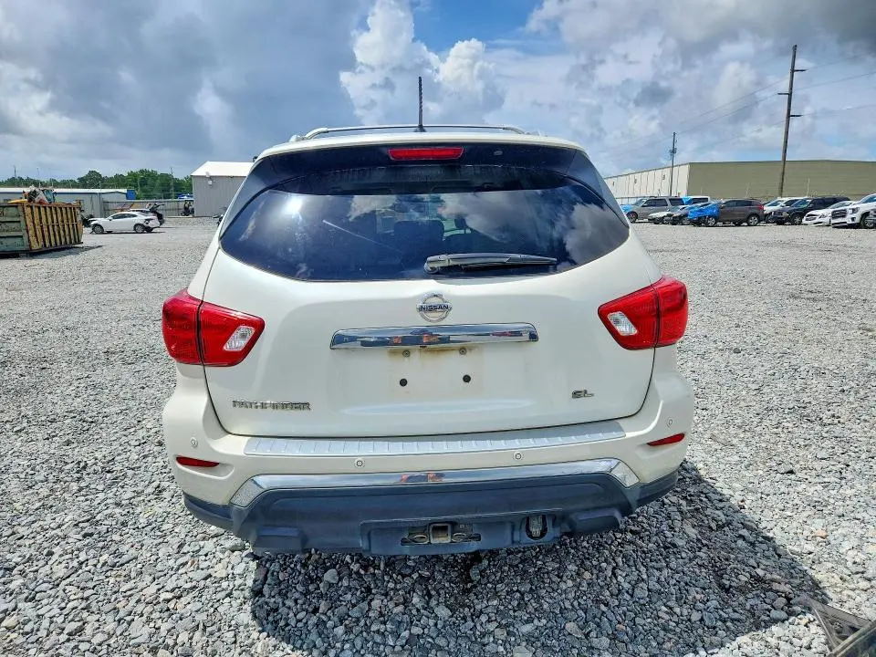 2017 NISSAN PATHFINDER SL  