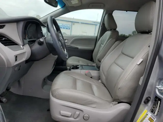 2017 TOYOTA SIENNA LE