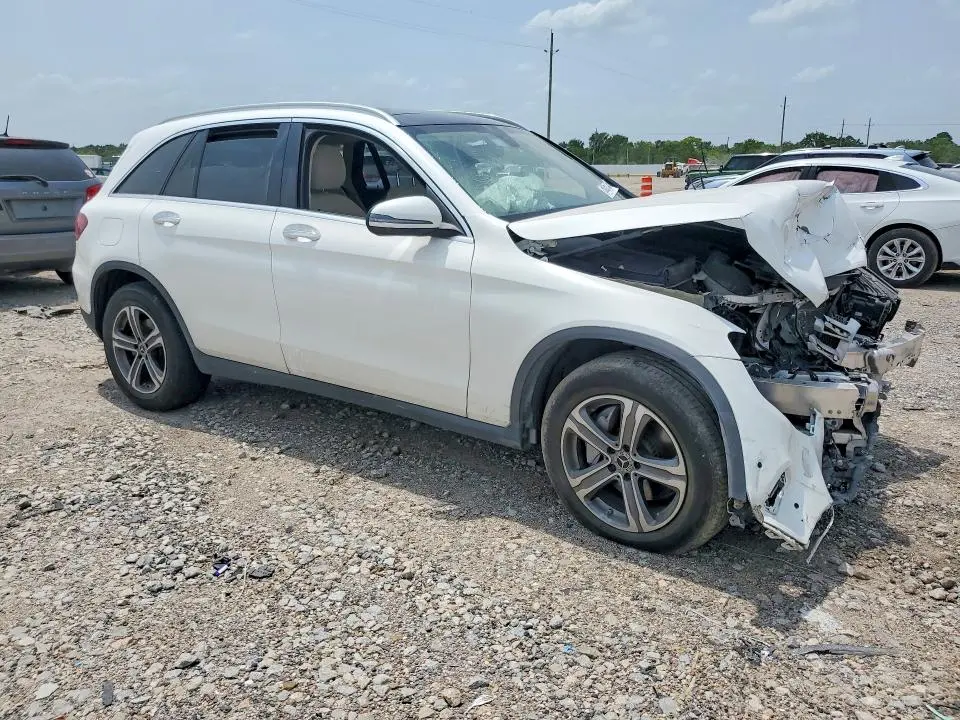 2021 MERCEDES-BENZ GLC 300  