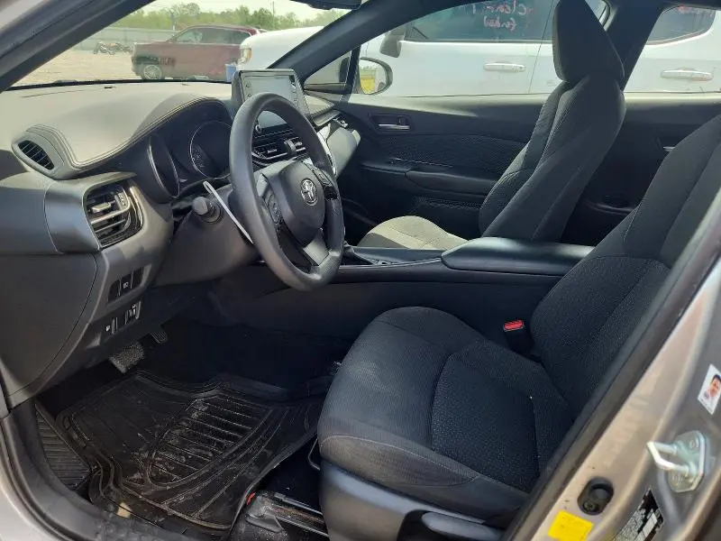 2019 TOYOTA C-HR LE  