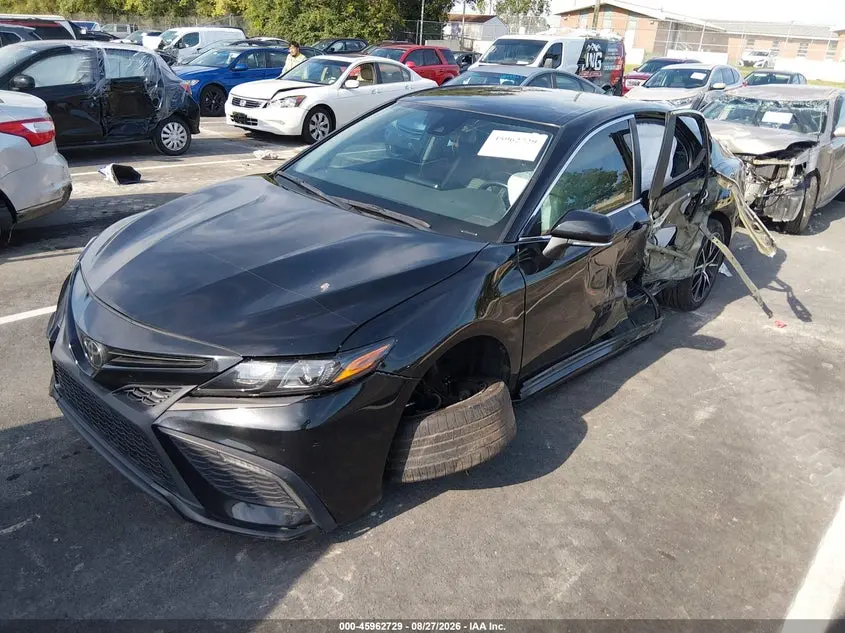 2022 TOYOTA CAMRY SE