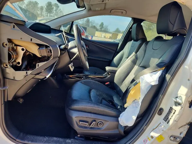 2017 TOYOTA PRIUS FOUR TOURING  