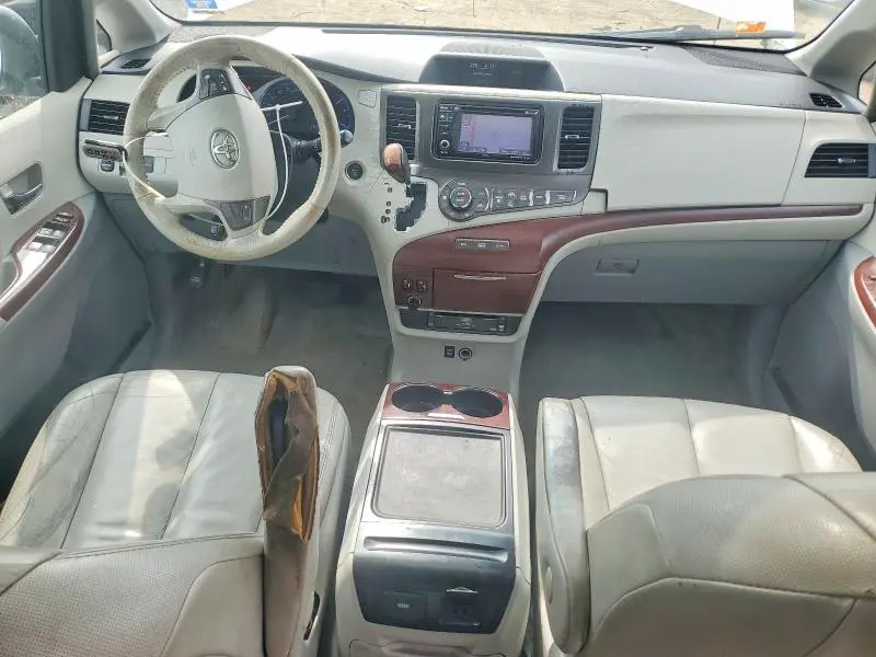 2013 TOYOTA SIENNA XLE 8-PASSENGER  