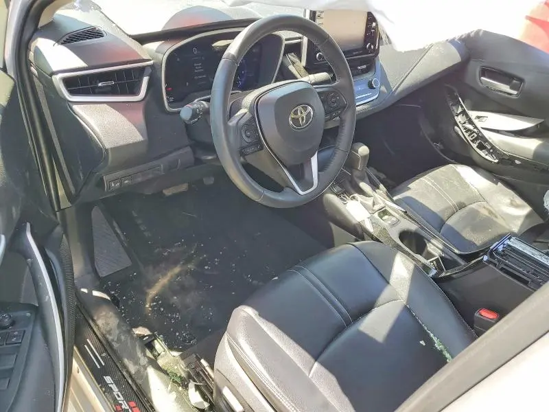 2022 TOYOTA COROLLA XLE  