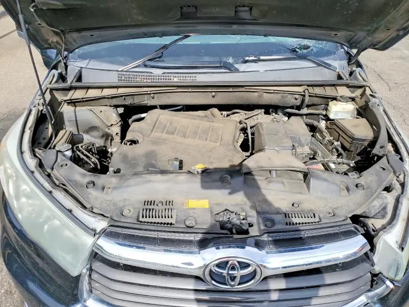 2015 TOYOTA HIGHLANDER XLE  