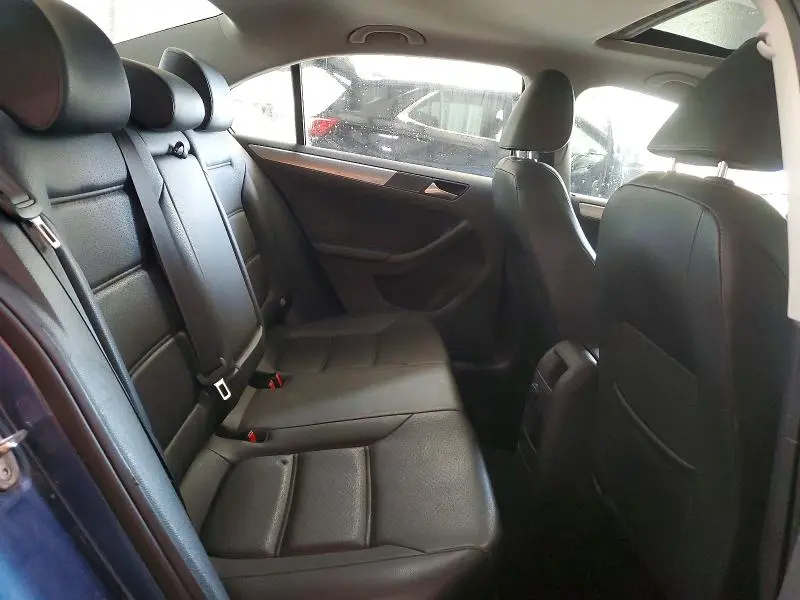 2017 VOLKSWAGEN JETTA SE  