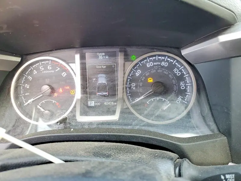 2022 TOYOTA TACOMA SR5 V6  