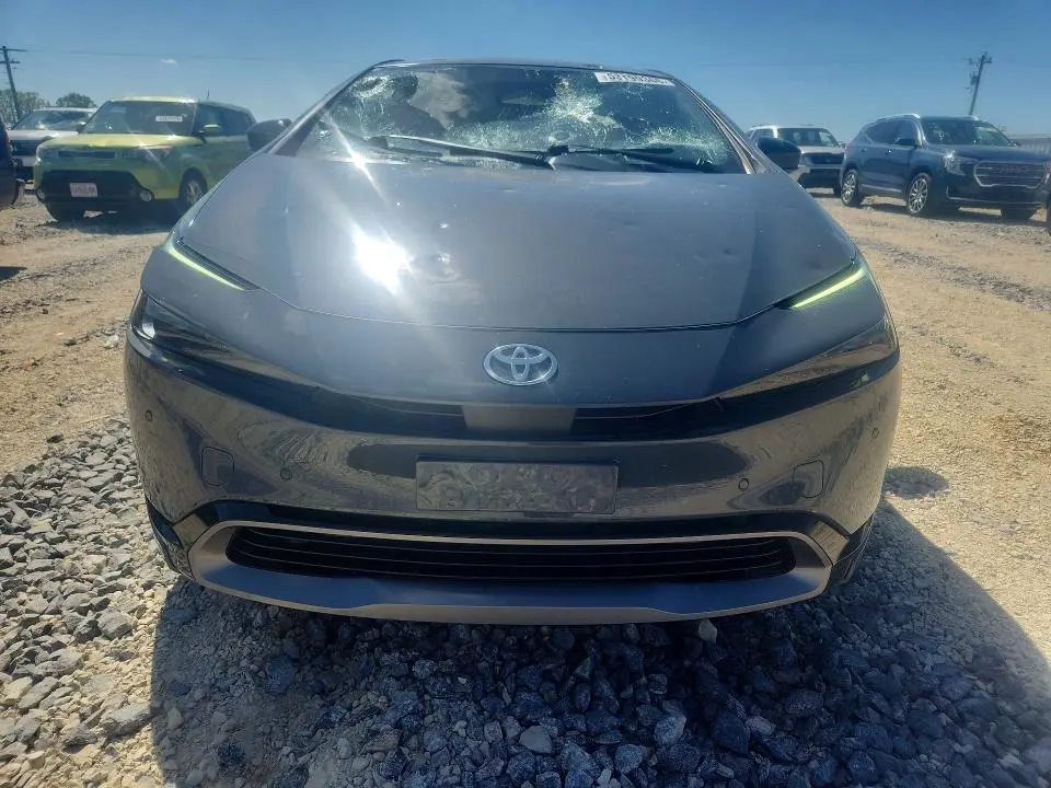 2024 TOYOTA PRIUS XLE  