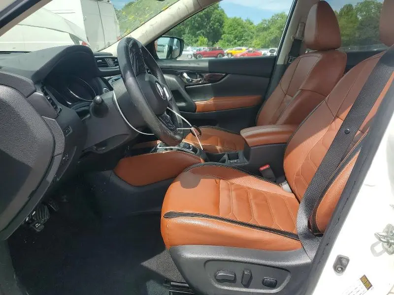 2017 NISSAN ROGUE SL  
