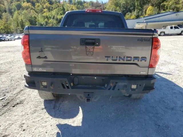 2018 TOYOTA TUNDRA CREWMAX SR5  