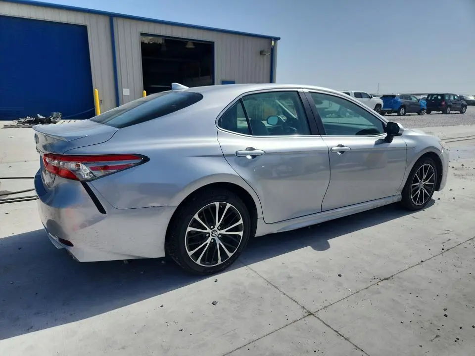 2019 TOYOTA CAMRY SE  