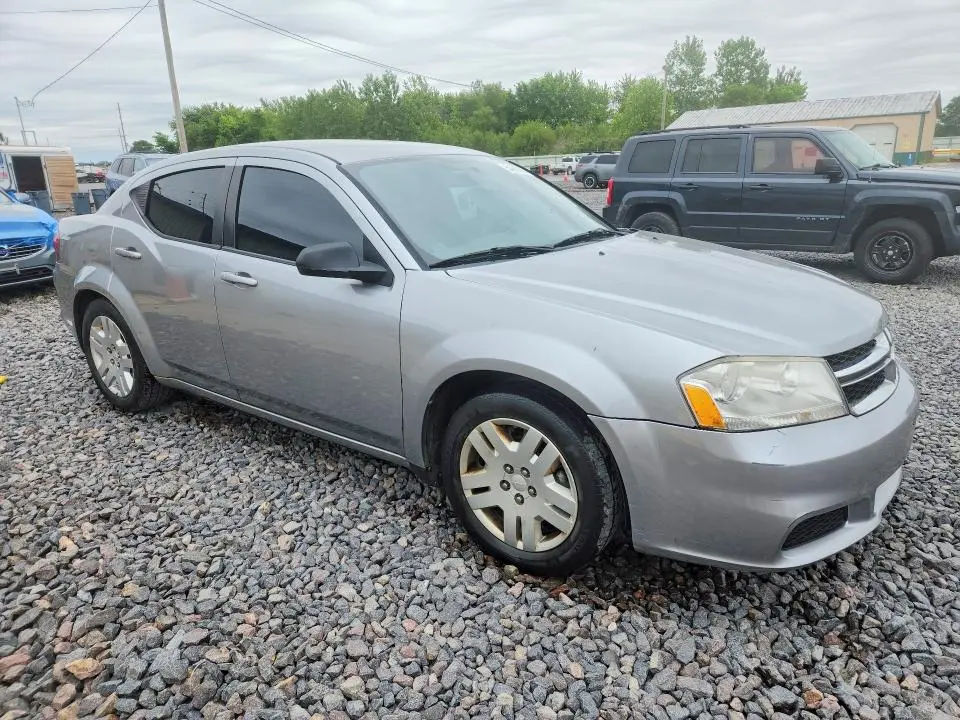 2013 DODGE AVENGER SE  