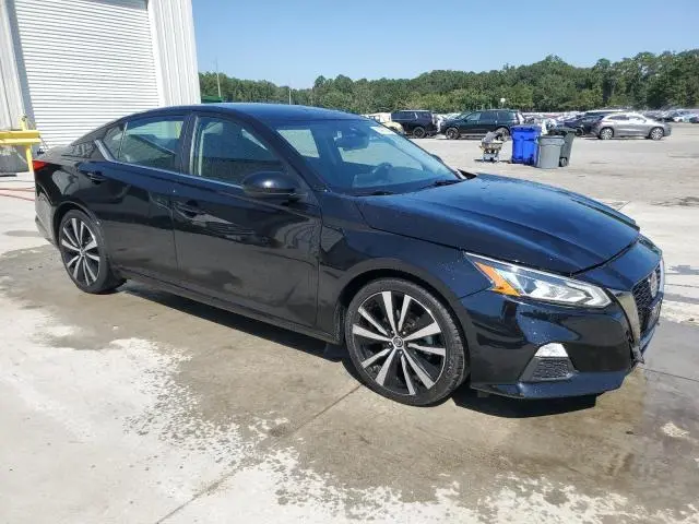 2022 NISSAN ALTIMA SR  