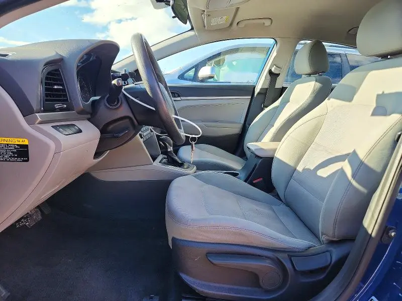 2017 HYUNDAI ELANTRA SE  