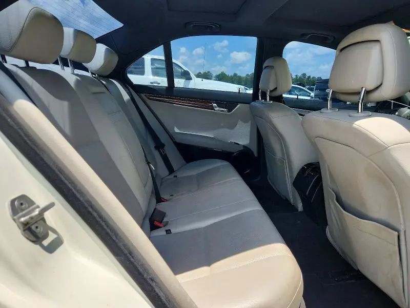 2011 MERCEDES-BENZ C 300  