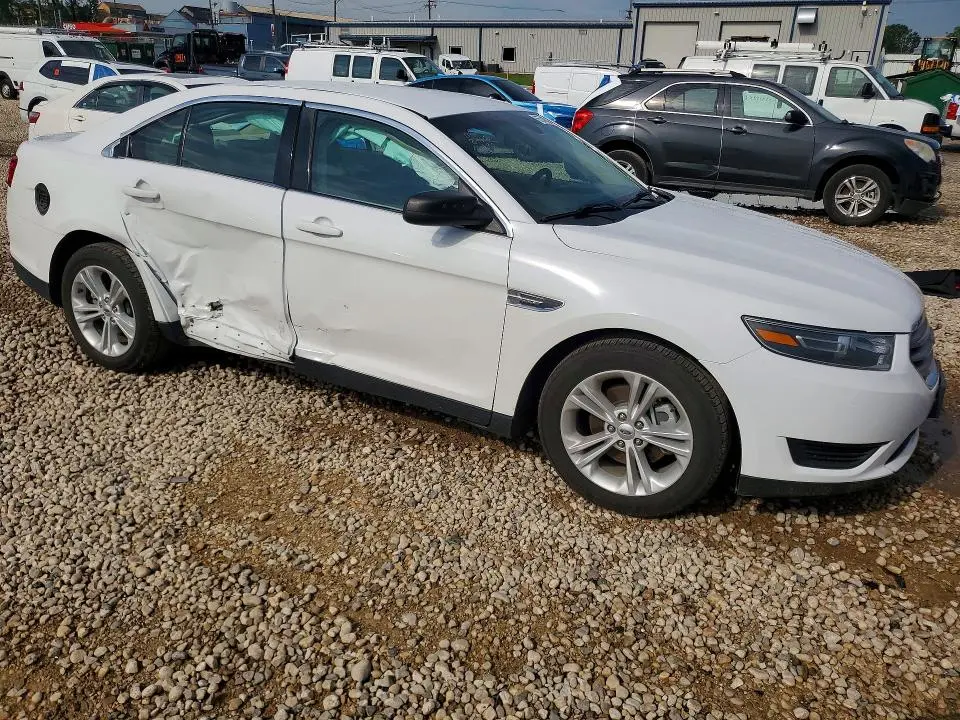 2017 FORD TAURUS SE  