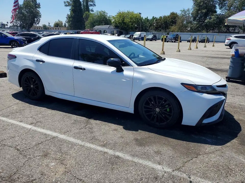 2021 TOYOTA CAMRY SE  