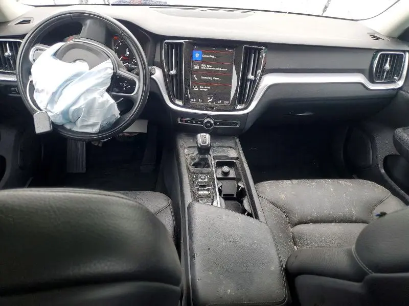 2020 VOLVO V60 T5 MOMENTUM  