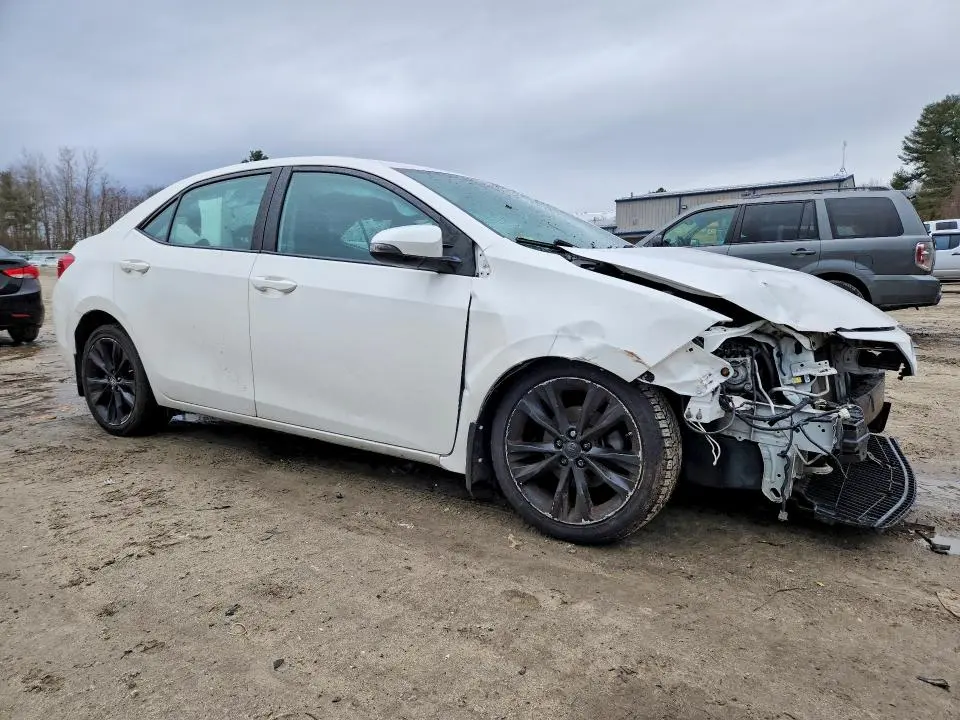 2017 TOYOTA COROLLA SE  