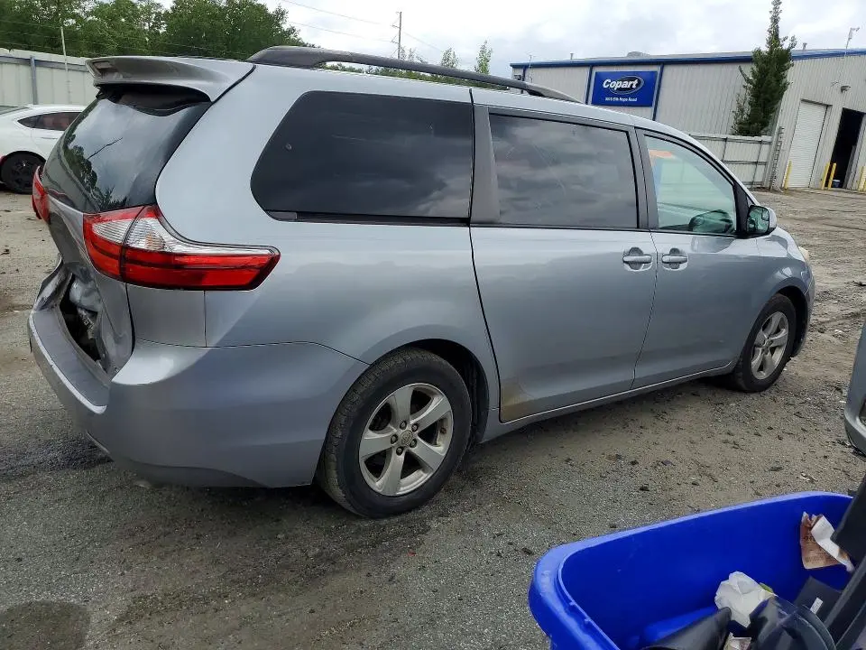 2015 TOYOTA SIENNA LE  