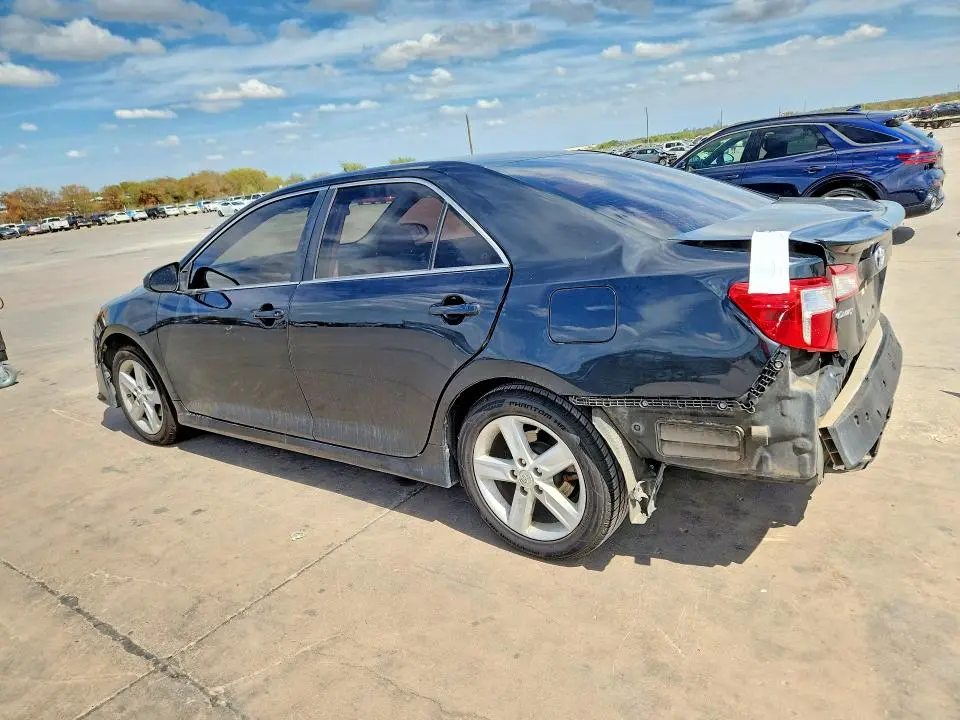 2014 TOYOTA CAMRY SE  