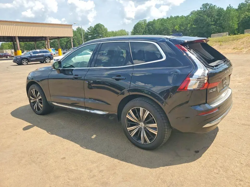 2023 VOLVO XC60 PLUS  