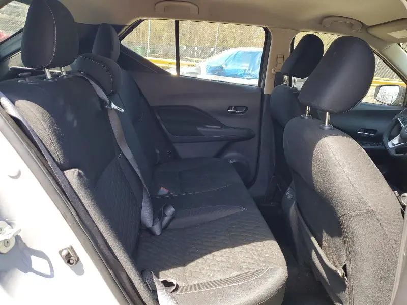 2021 NISSAN KICKS SV  