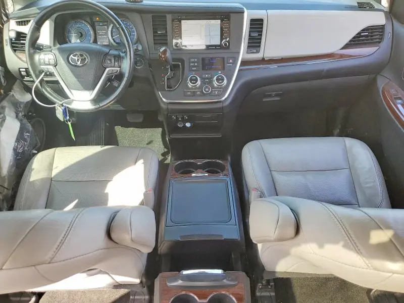 2018 TOYOTA SIENNA LIMITED 7-PASSENGER  