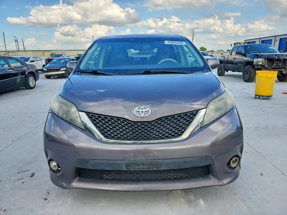 2013 TOYOTA SIENNA SPORT  