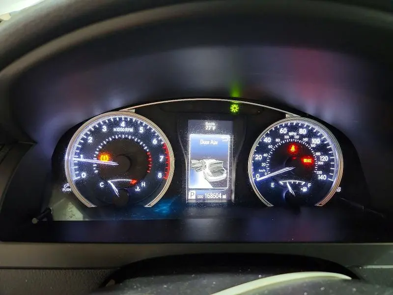 2015 TOYOTA CAMRY XLE  