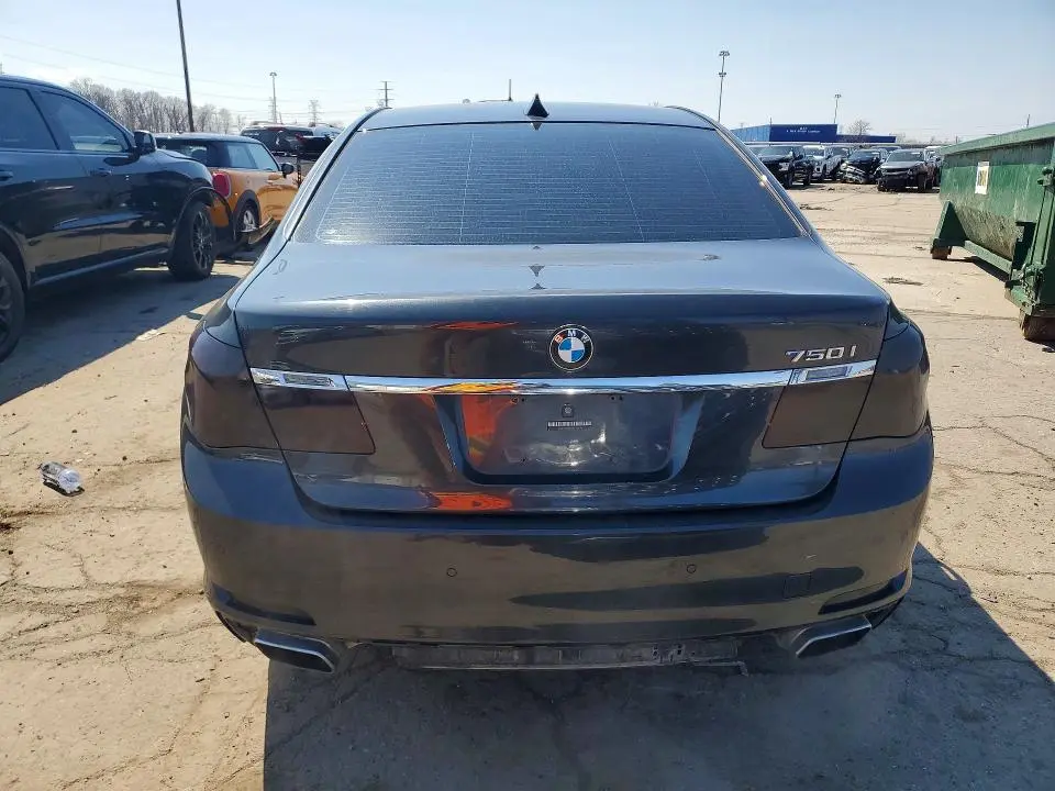 2011 BMW 750 XI  