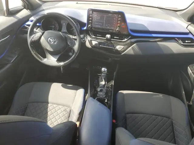 2021 TOYOTA C-HR XLE  