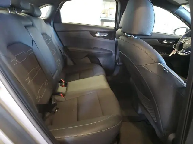 2024 KIA FORTE GT LINE  