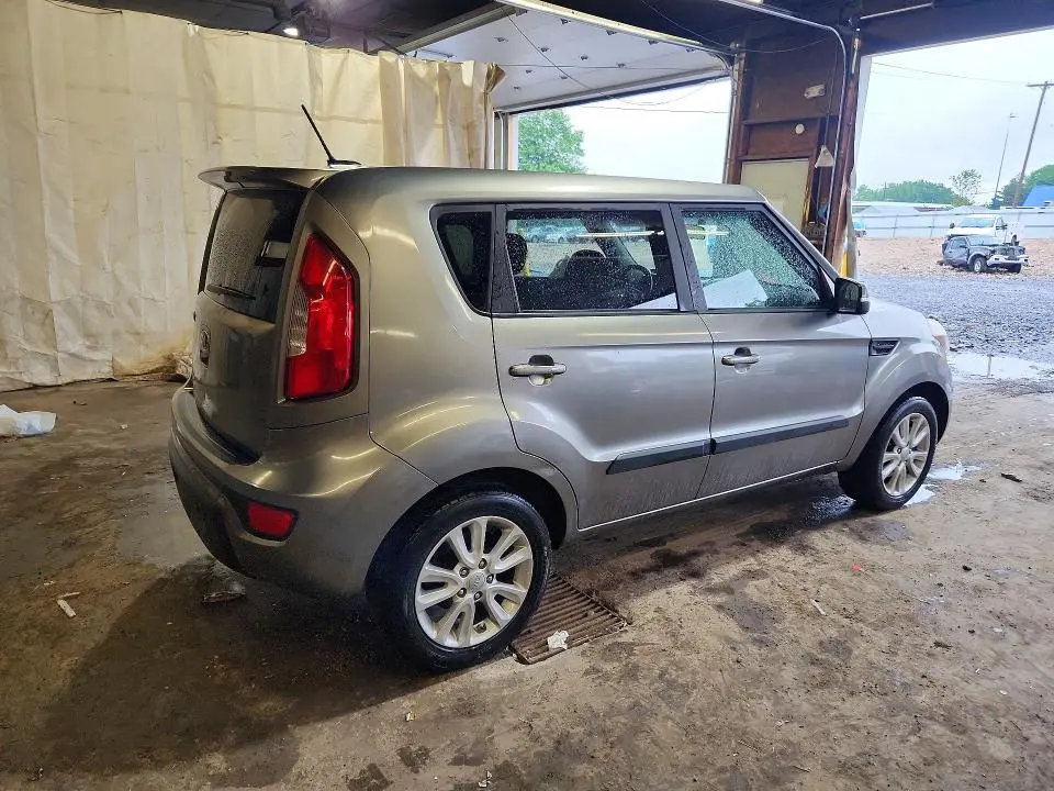 2013 KIA SOUL +  