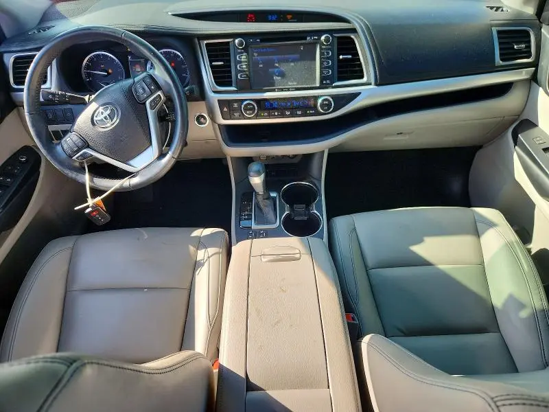 2019 TOYOTA HIGHLANDER XLE  